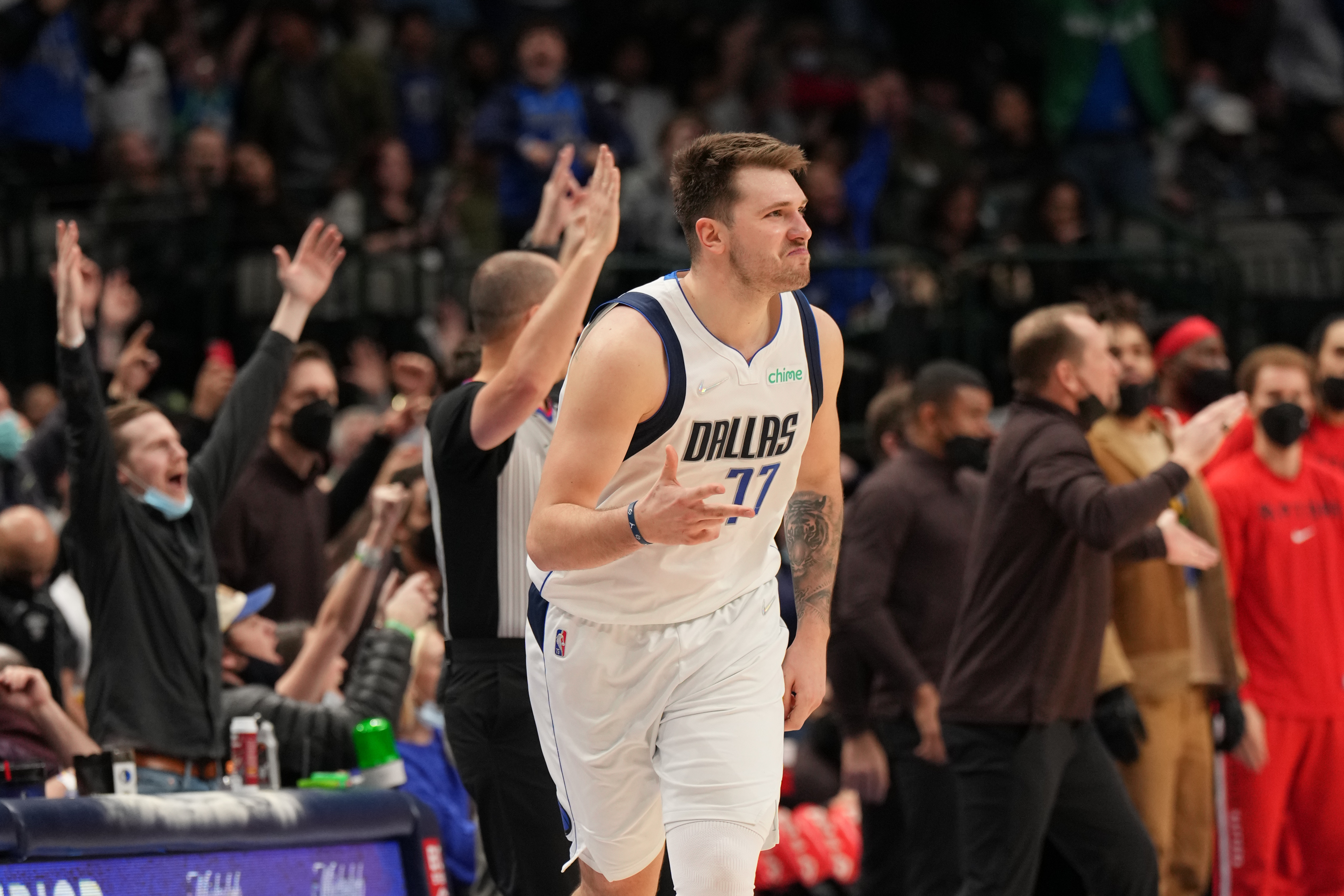 Clippers-Mavs: 5 takeaways as Mavs grab upper hand - Luka Dončić's Stellar Performance